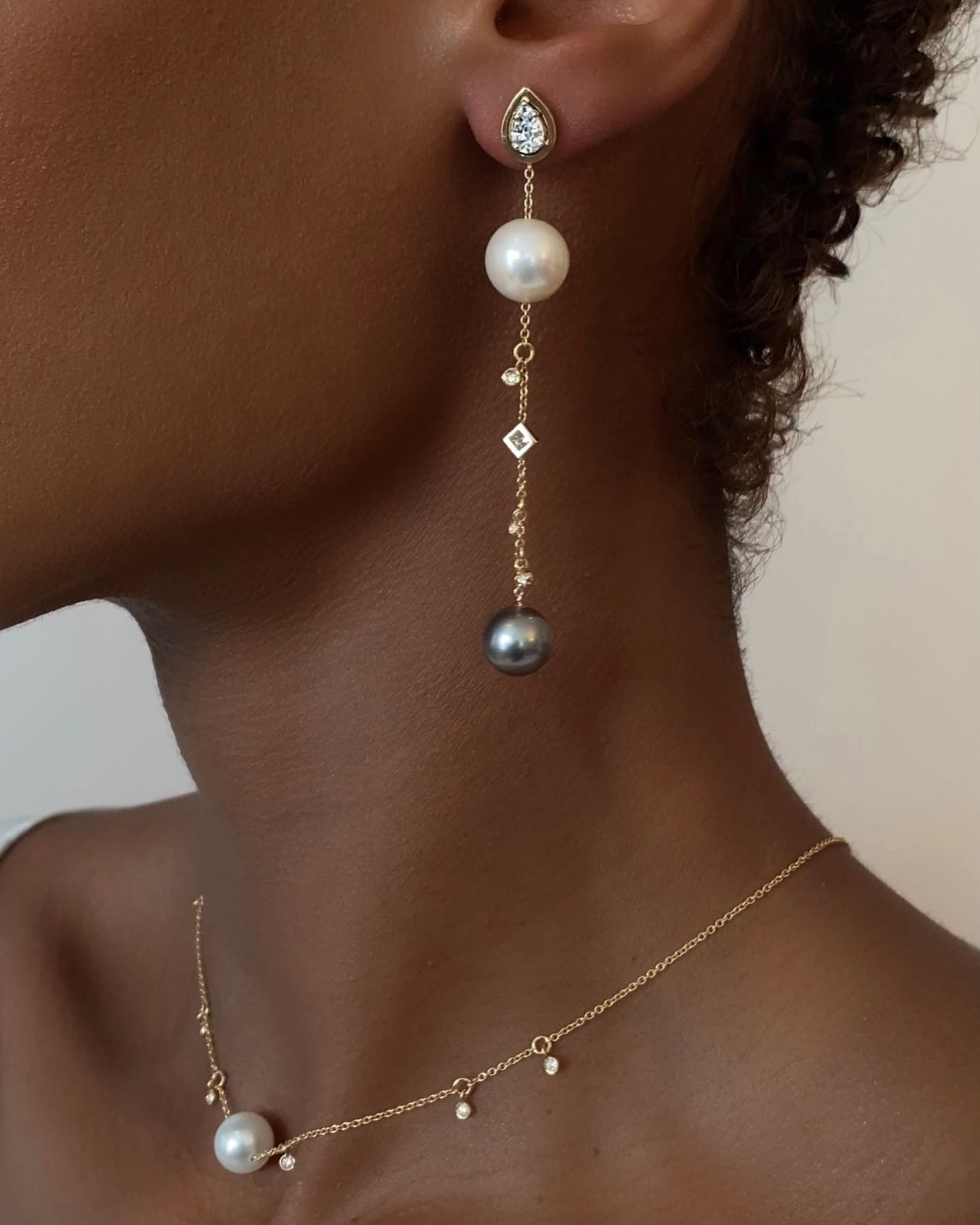 Catena Pearl Drop Earrings