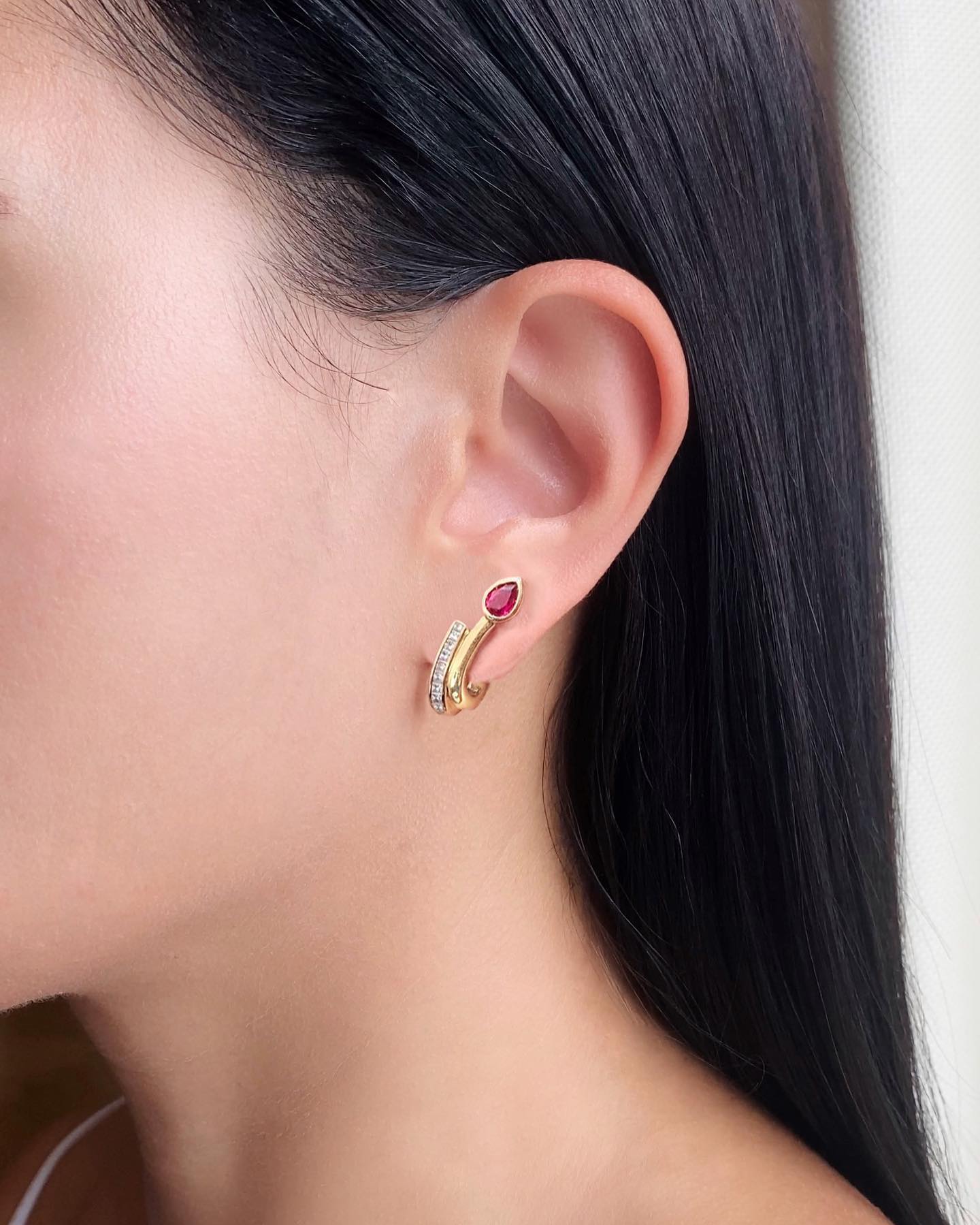 Le Cercle Ruby Serpent Ear climbers