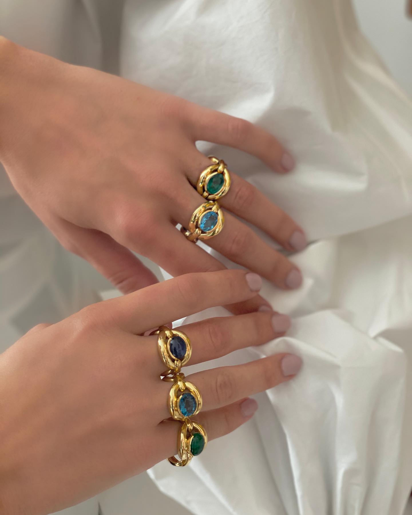 Cabochon ring top